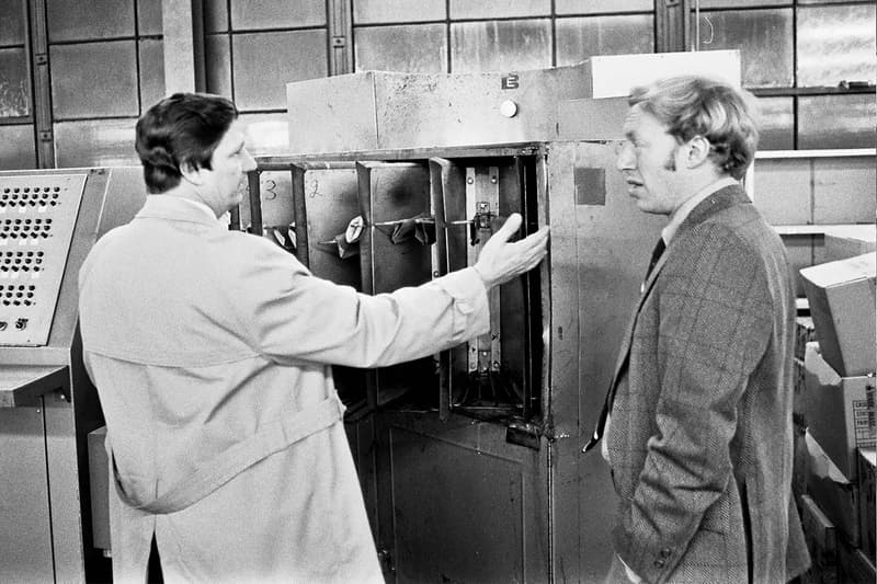 Nike Vitra Design Museum First Museum Exhibition Glenn Adamson Air Max Flyknit Tinker Hatfield Eric Avar Marc Newson Comme des Garçons Virgil Abloh