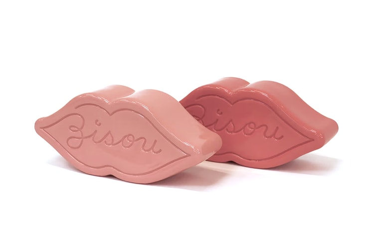 Pieter Ceizer Puckers Up with 'Bisou' Porcelain Sculptures