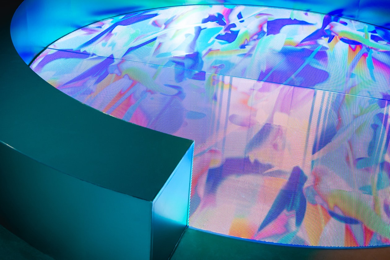 YOSHIROTTEN “FLUID GARDEN” Installation LANDMARK Atrium Hong Kong 